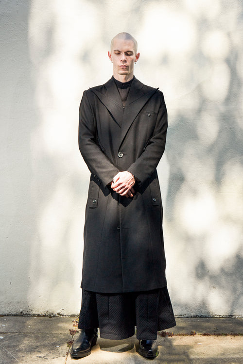 Curved Blade Coat